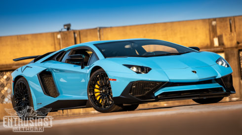 2017 Lamborghini Superveloce front 3/4 view